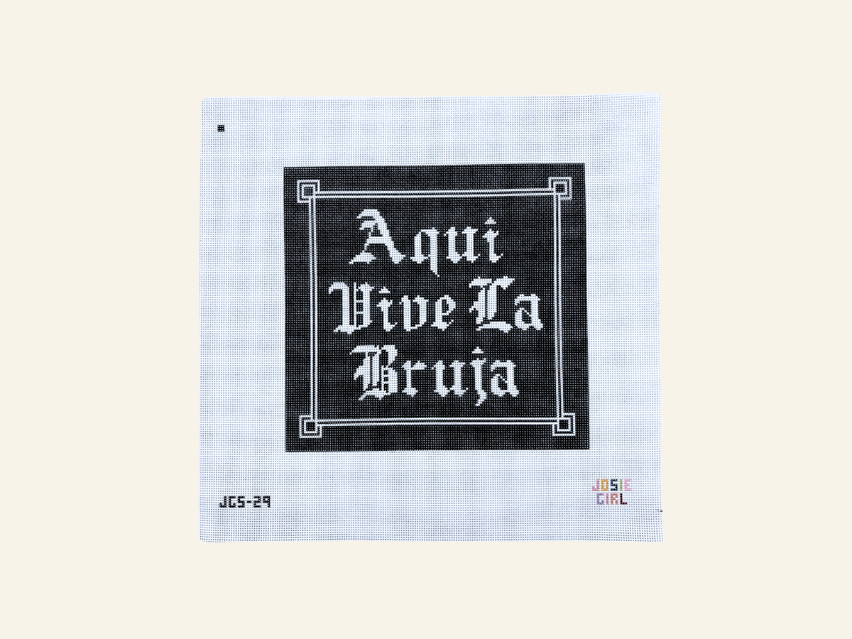 Aqui Vive La Bruja [Black]