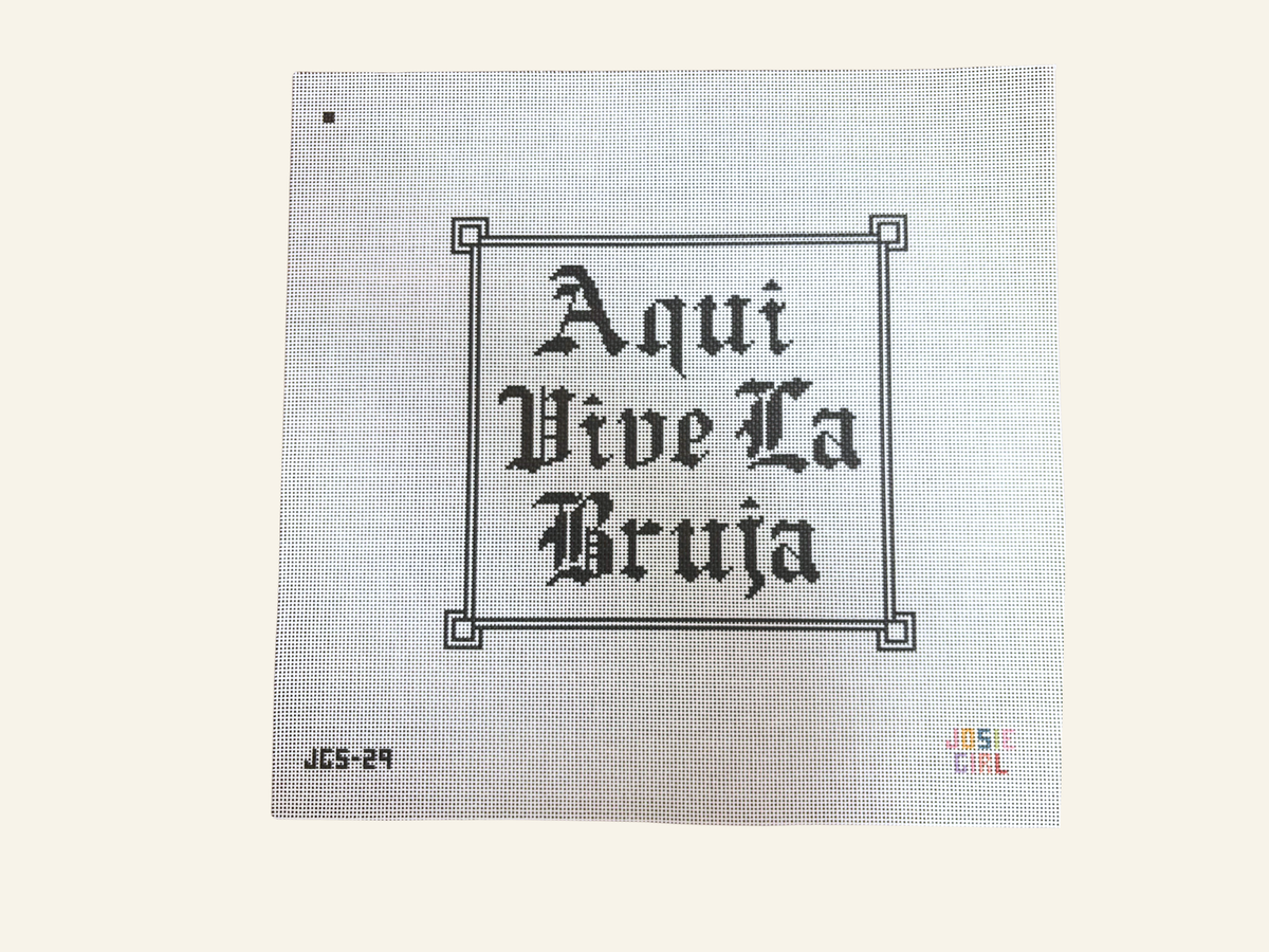 Aqui Vive La Bruja [White]